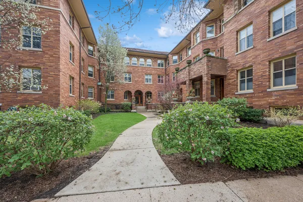 $275,000 | 508 Lee Street, Unit 2E, Evanston, IL 60202