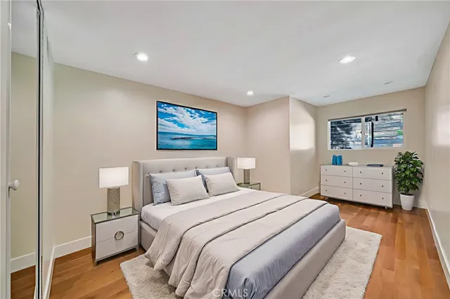 $1,199,999 | 21817 Providencia Street, Woodland Hills, CA 91364