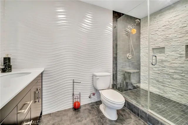 $1,199,999 | 21817 Providencia Street, Woodland Hills, CA 91364