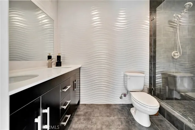 $1,199,999 | 21817 Providencia Street, Woodland Hills, CA 91364