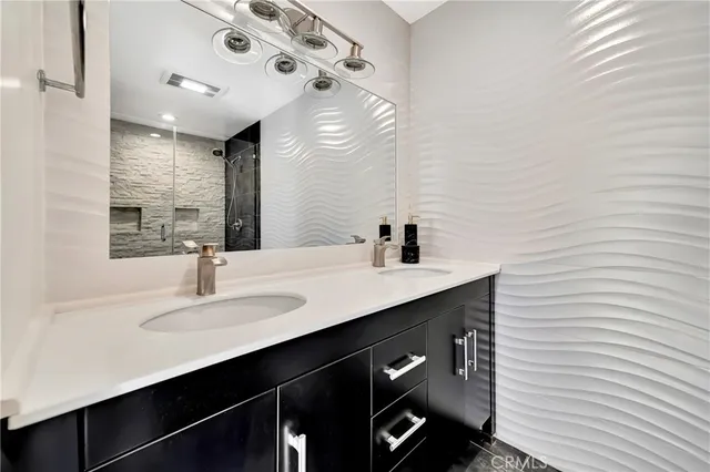 $1,199,999 | 21817 Providencia Street, Woodland Hills, CA 91364