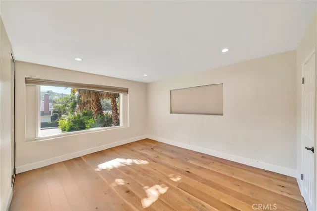 $1,199,999 | 21817 Providencia Street, Woodland Hills, CA 91364