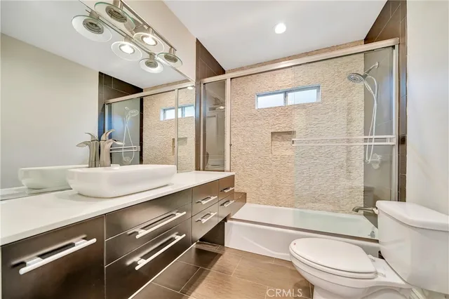 $1,199,999 | 21817 Providencia Street, Woodland Hills, CA 91364