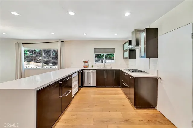 $1,199,999 | 21817 Providencia Street, Woodland Hills, CA 91364
