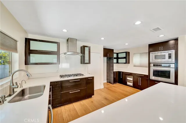 $1,199,999 | 21817 Providencia Street, Woodland Hills, CA 91364