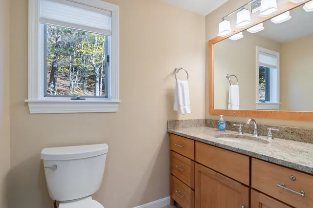 $795,000 | 344 Chalk Pond Road, Newbury, NH 03255