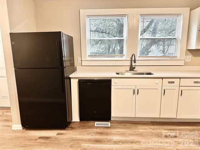 $1,399 | 411 West 10th Street, Kannapolis, NC 28081