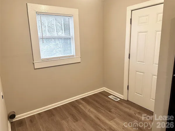 $1,195 | 411 West 10th Street, Kannapolis, NC 28081