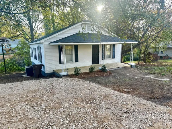 $1,195 | 411 West 10th Street, Kannapolis, NC 28081