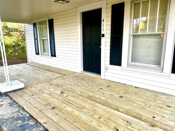 $1,195 | 411 West 10th Street, Kannapolis, NC 28081