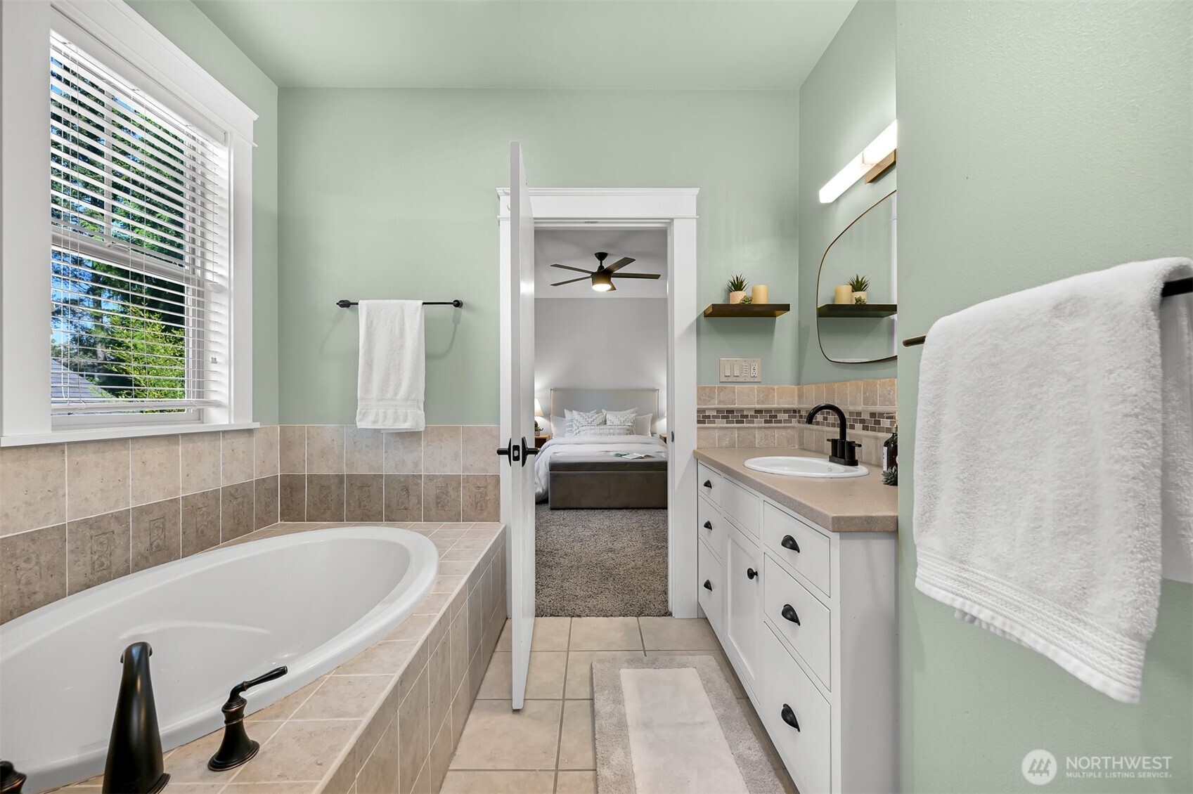 1226 Geneva Hills Road Bellingham, WA 98229 - Photo 15 of 33 Gallery Image 15