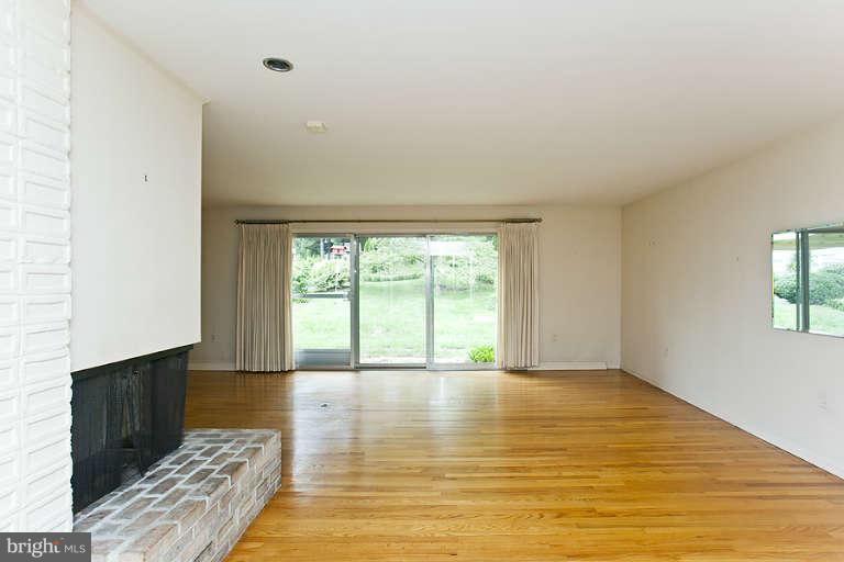 116 Roszel Road Winchester, VA 22601 - Photo 7 of 19 Dining Room