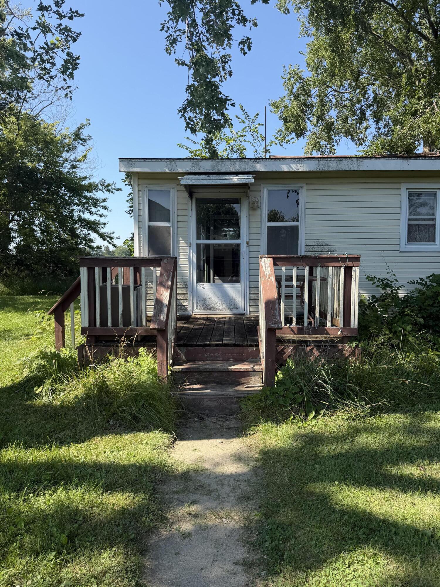 18268 Three Oaks Road Three Oaks, MI 49128 - Photo 2 of 19 IMG_1550
