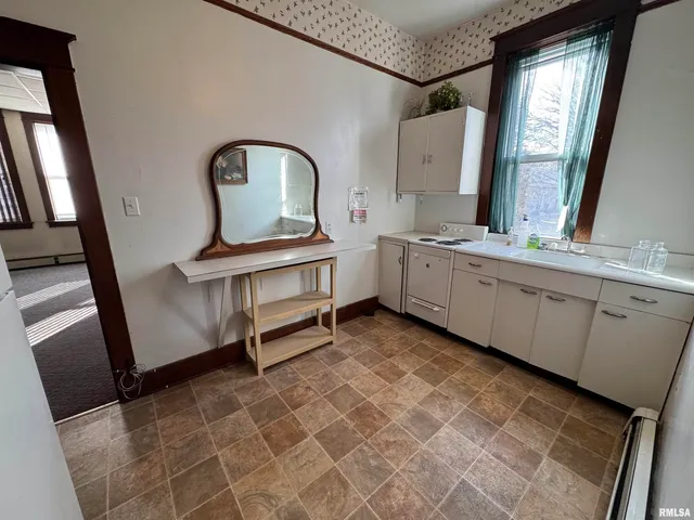 $125,000 | 170 West Hurst Street, Bushnell, IL 61422