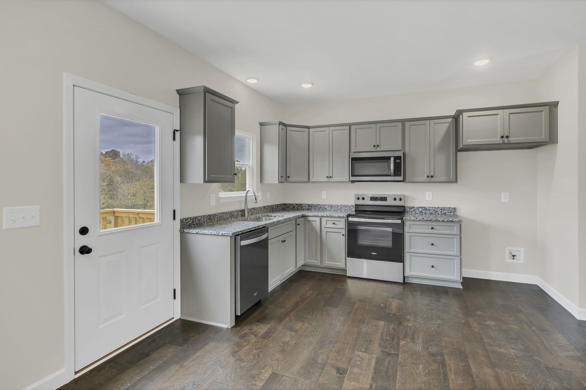 1718 Columbia Road Dickson, TN 37055 - Photo 12 of 32 Gallery Image 12
