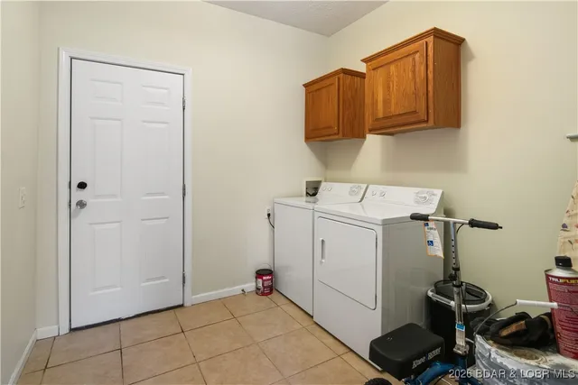 $369,900 | 22 Navajo Road, Four Seasons, MO 65049