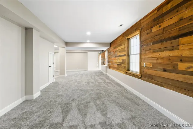 $369,900 | 22 Navajo Road, Four Seasons, MO 65049