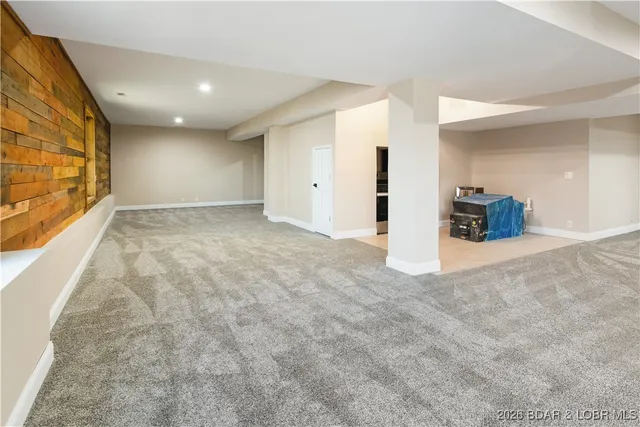 $369,900 | 22 Navajo Road, Four Seasons, MO 65049