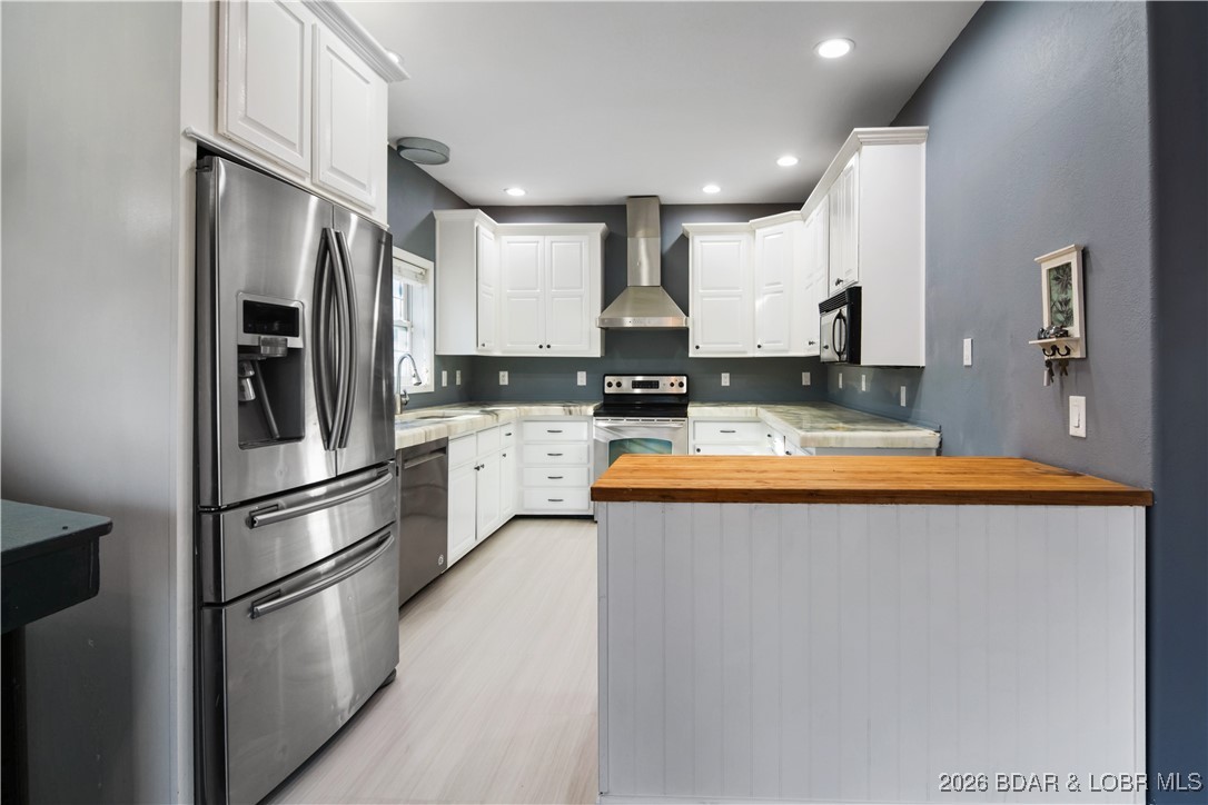 22 Navajo Road Four Seasons, MO 65049 - Photo 27 of 42 The dark against light aesthetic works great in th