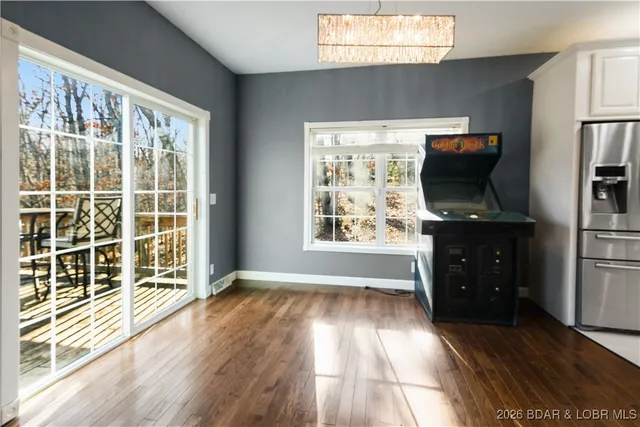 $369,900 | 22 Navajo Road, Four Seasons, MO 65049