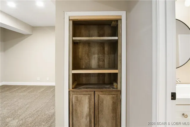 $369,900 | 22 Navajo Road, Four Seasons, MO 65049