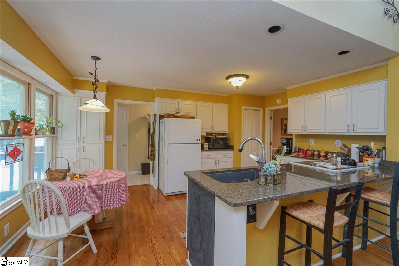 1102 Roe Ford Road Greenville, SC 29617 - Photo 9 of 35 Gallery Image 9