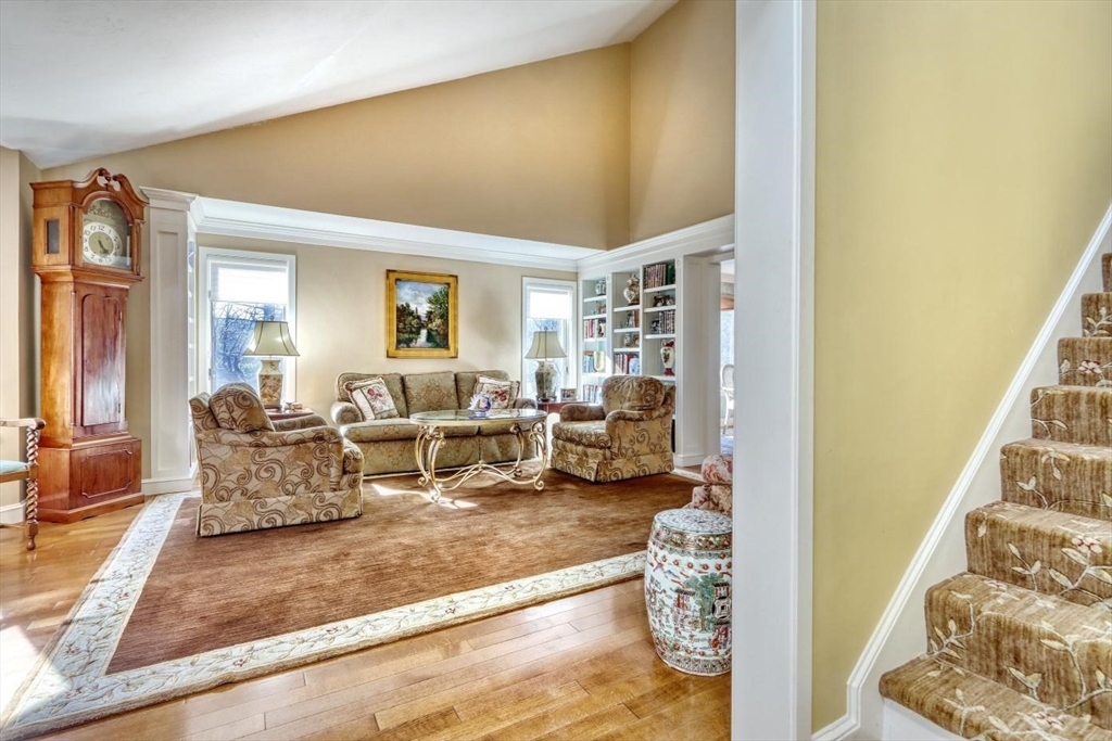 7 Wainwright Road, Unit 5 Winchester, MA 01890 - Photo 3 of 42 Gallery Image 3
