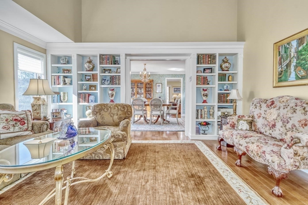 7 Wainwright Road, Unit 5 Winchester, MA 01890 - Photo 6 of 42 Gallery Image 6