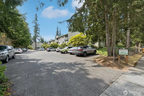 $248,000 | 5806 200th Street Southwest, Unit F, Lynnwood, WA 98036