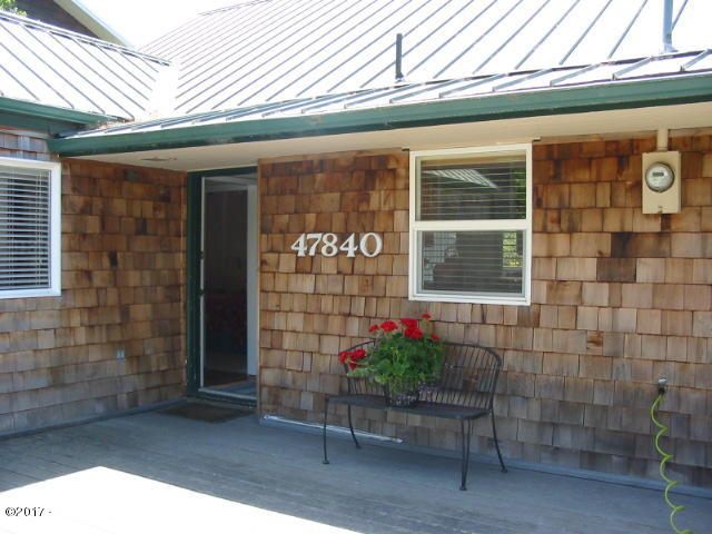 47840 Hawk Street Neskowin, OR 97149 - Photo 3 of 20 Front Entrance