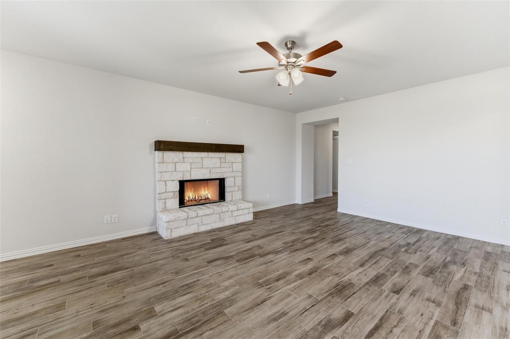 1233 Sabine River Lane Springtown, TX 76082 - Photo 14 of 27