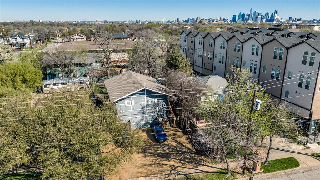 735 West 10th Street Dallas, TX 75208 - Photo 2 of 9 Adjacent new construction selling $550–600K/unit — compelling redevelopment comp