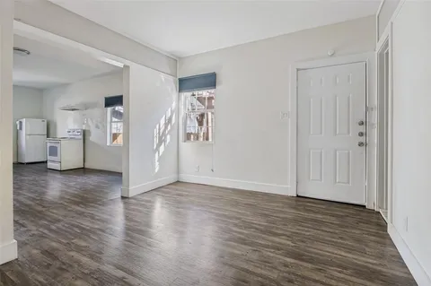 $695,000 | 735 West 10th Street, Dallas, TX 75208