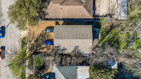 $695,000 | 735 West 10th Street, Dallas, TX 75208