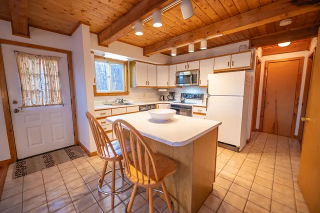 $489,000 | 12 Lilla Lane, Wilmington, VT 05363