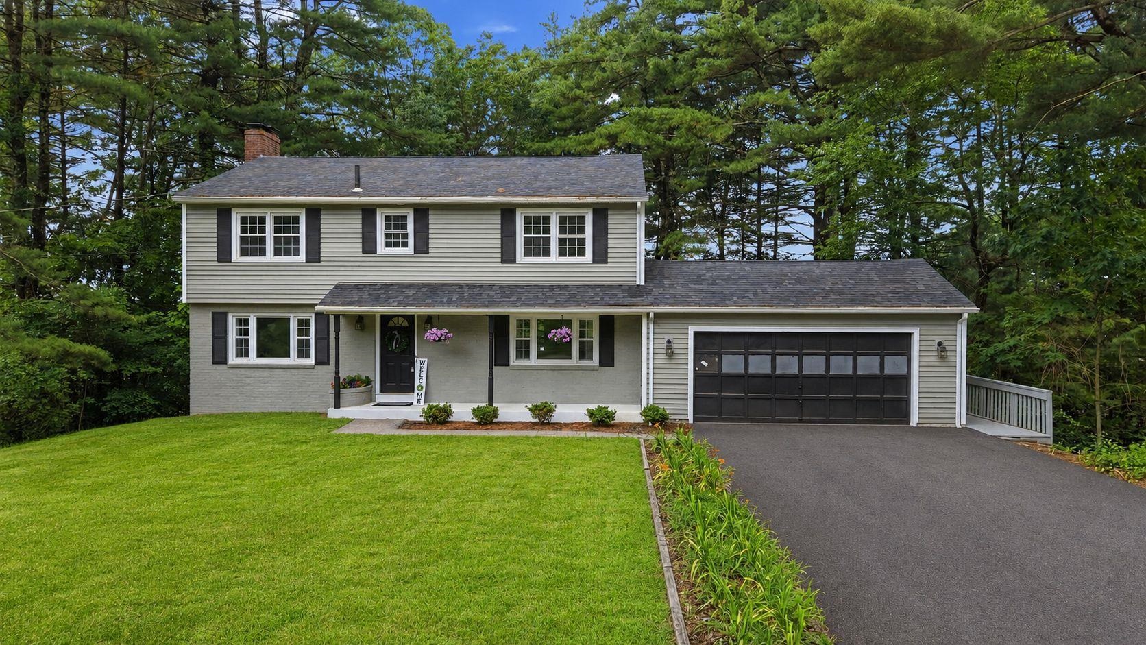 29 Dickens Street Nashua, NH 03062 - Photo 1 of 59