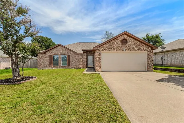 $299,900 | 1012 High Crest Drive, Azle, TX 76020