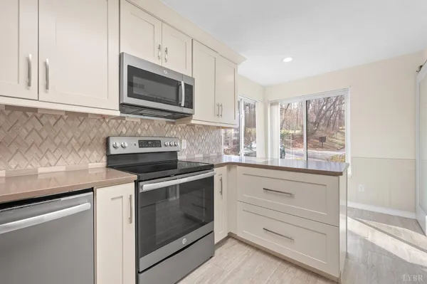 $199,900 | 1314 Twin Springs Court, Forest, VA 24551