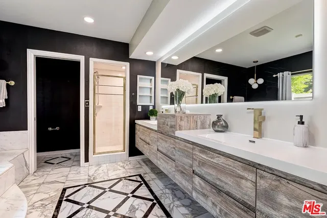 $3,490,000 | 11410 Canton Drive, Studio City, CA 91604