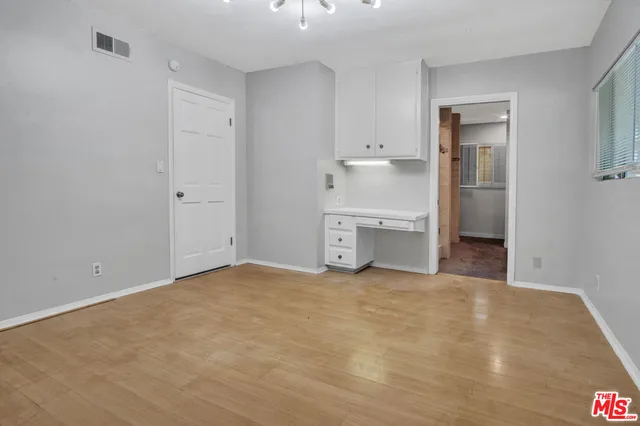 $3,490,000 | 11410 Canton Drive, Studio City, CA 91604