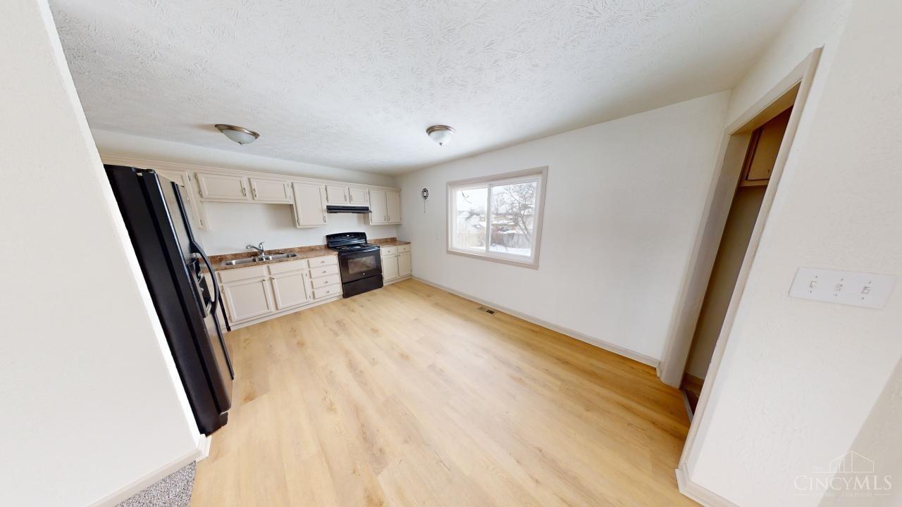 2612 Rochester Avenue Hamilton, OH 45011 - Photo 4 of 20 Gallery Image 4
