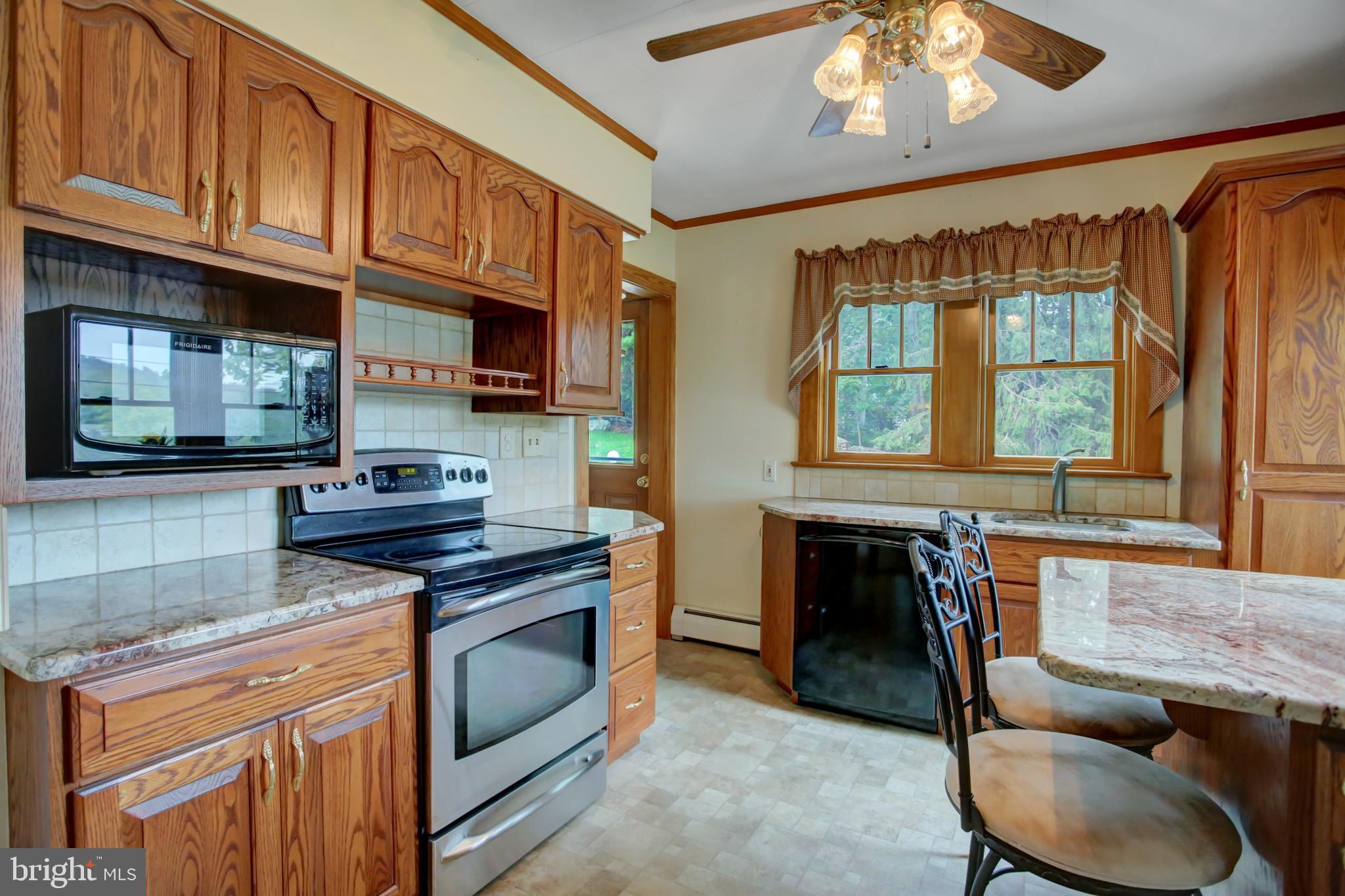 958 Mt Wilson Road Lebanon, PA 17042 - Photo 3 of 32 Kitchen