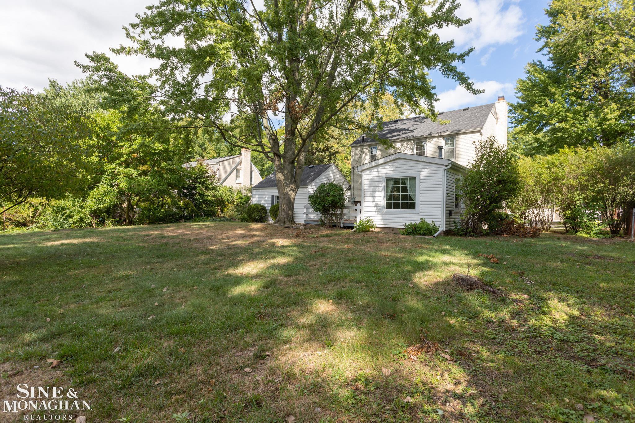 549 Hawthorne Road Grosse Pointe, MI 48236 - Photo 25 of 31 50090920-24.JPG