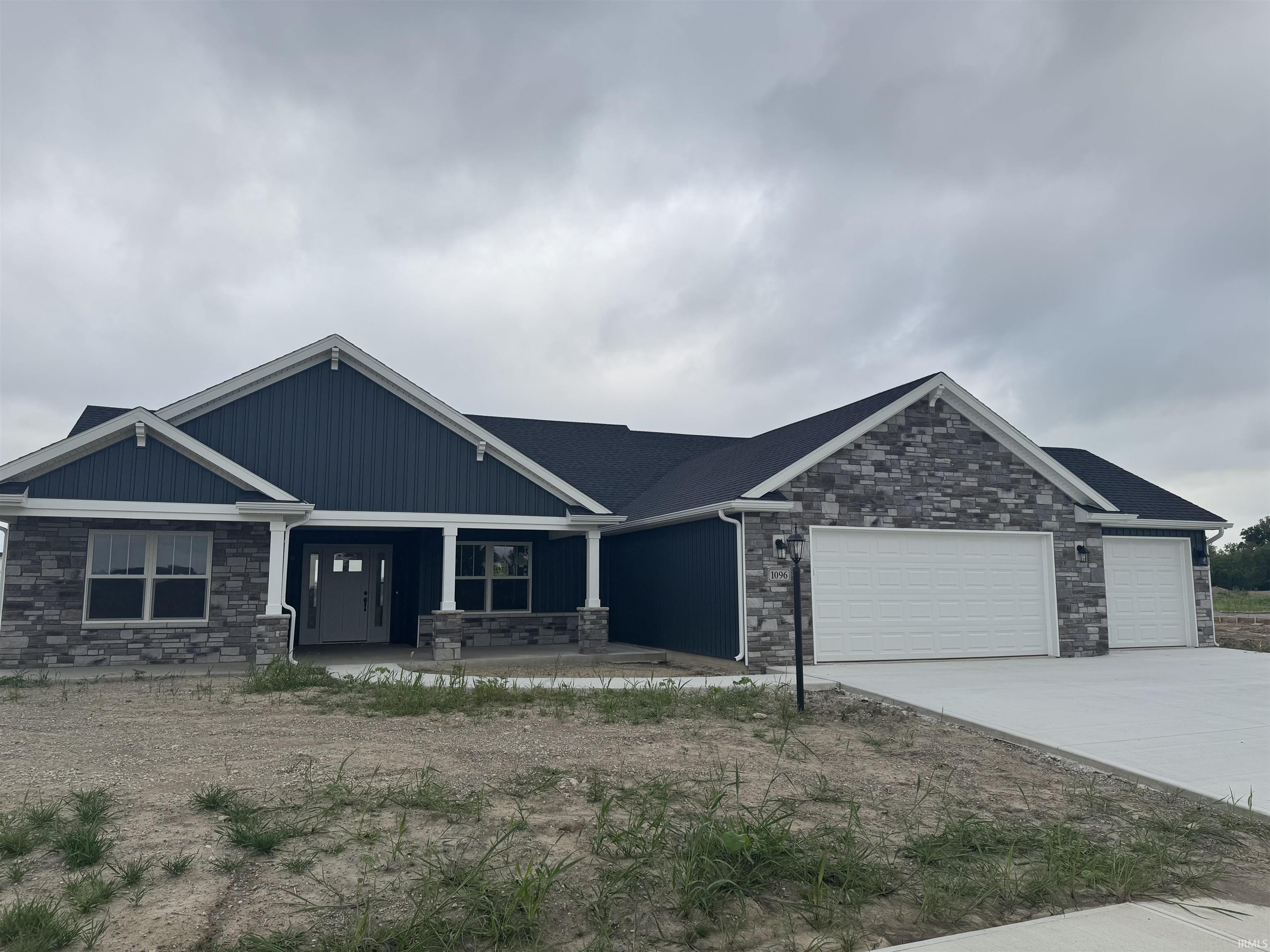 1096 Palmer Pass Decatur, IN 46733 - Photo 1 of 9