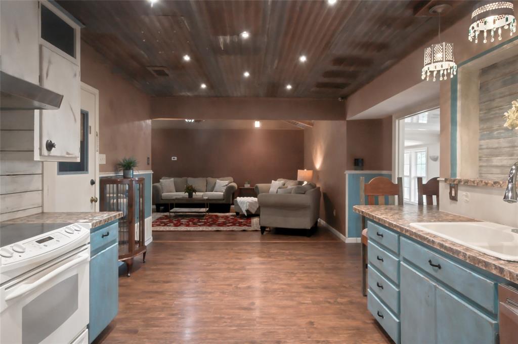 808 Hilltop Drive Weatherford, TX 76086 - Photo 8 of 25 Gallery Image 8