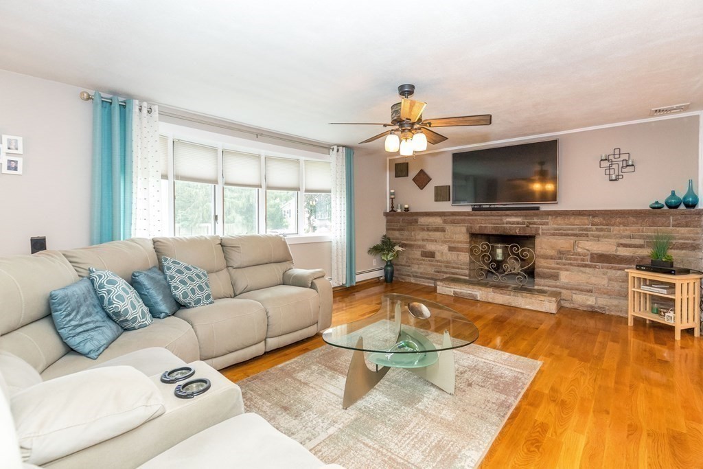 8 Spring Valley Road Burlington, MA 01803 - Photo 4 of 41 Gallery Image 4