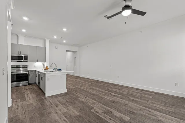 $1,956 | 1664 Hillside Terrace, Unit 5816, Buda, TX 78610