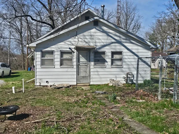 $37,000 | 725 Dewey Avenue, Mount Vernon, IL 62864