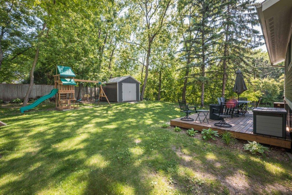 1695 Silver Lake Road Northwest New Brighton, MN 55112 - Photo 3 of 31