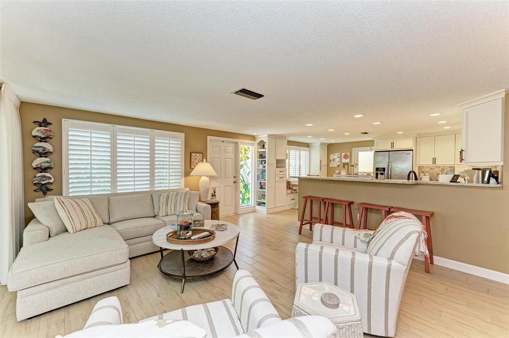 136 Crescent Drive Anna Maria, FL 34216 - Photo 11 of 80